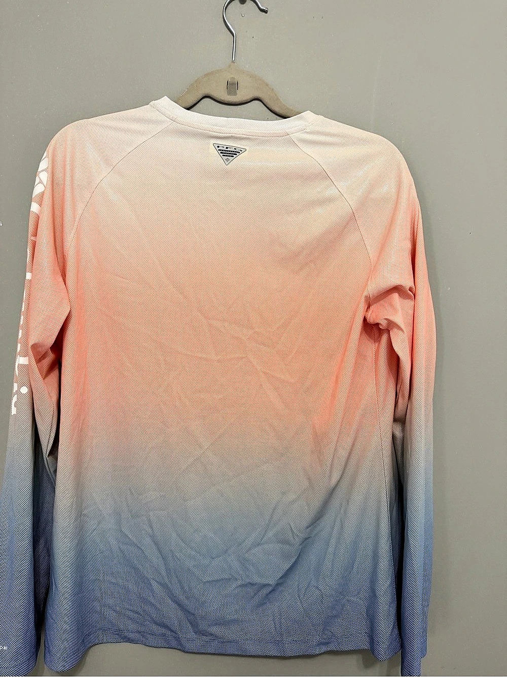 Columbia Long Sleeve Performance Shirt in Pink & Blue Size Large Like